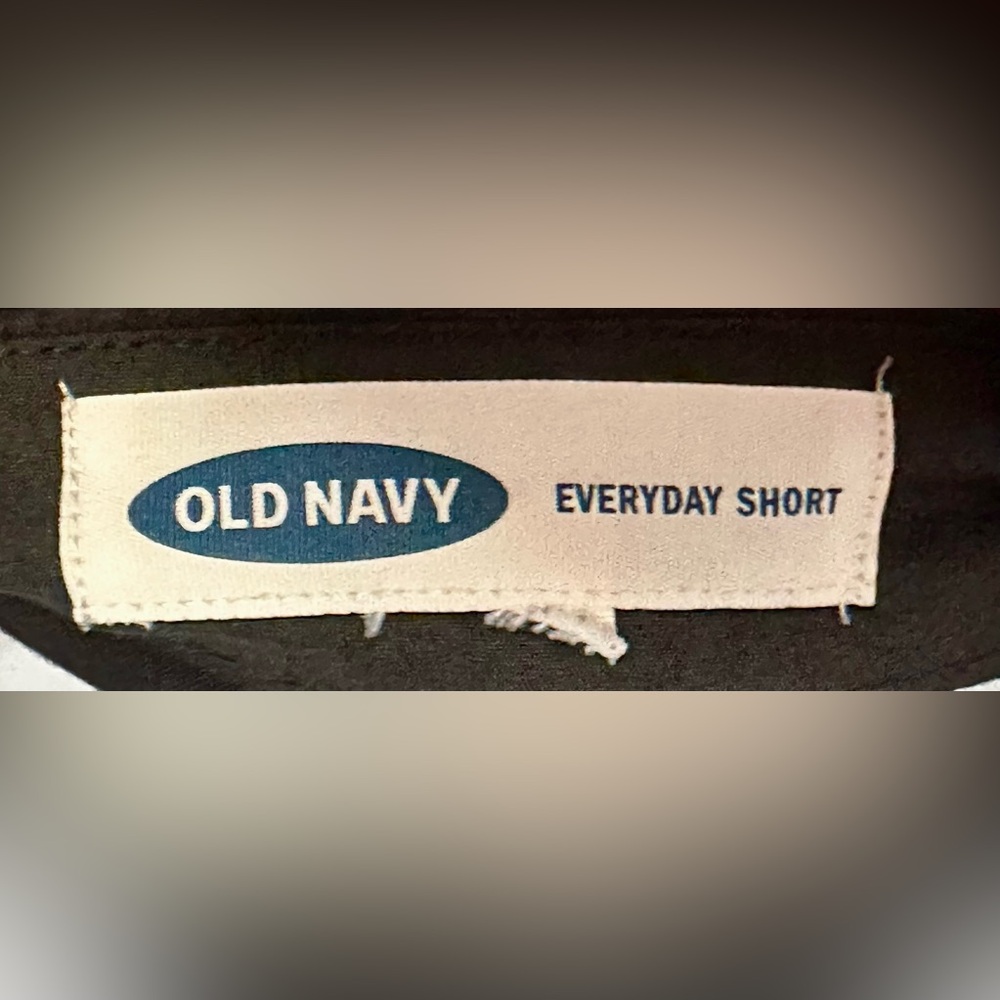 Old Navy Women's Black Everyday Shorts - Picture 5 of 6